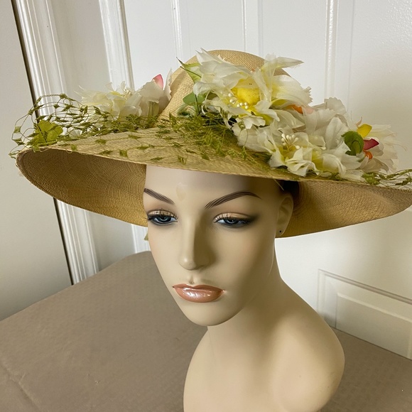 Vintage Beautiful Floral Hat - Picture 4 of 6